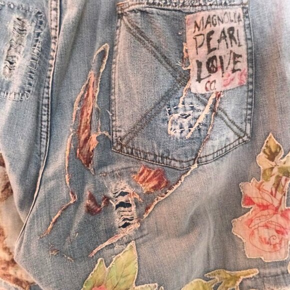 Magnolia Pearl Floral Applique Miner Denims NWT - Picture 9 of 13